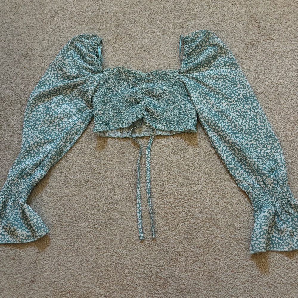Long Sleeve Light Blue Scrunch Crop Top